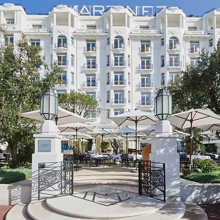 Hôtel Martinez, in The Unbound Collection by Hyatt Cannes Exterior foto The hotel in 2018