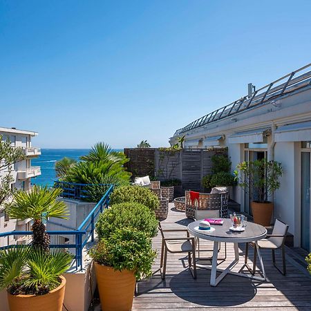 Hôtel Martinez, in The Unbound Collection by Hyatt Cannes Exterior foto A rooftop terrace in Nice, France