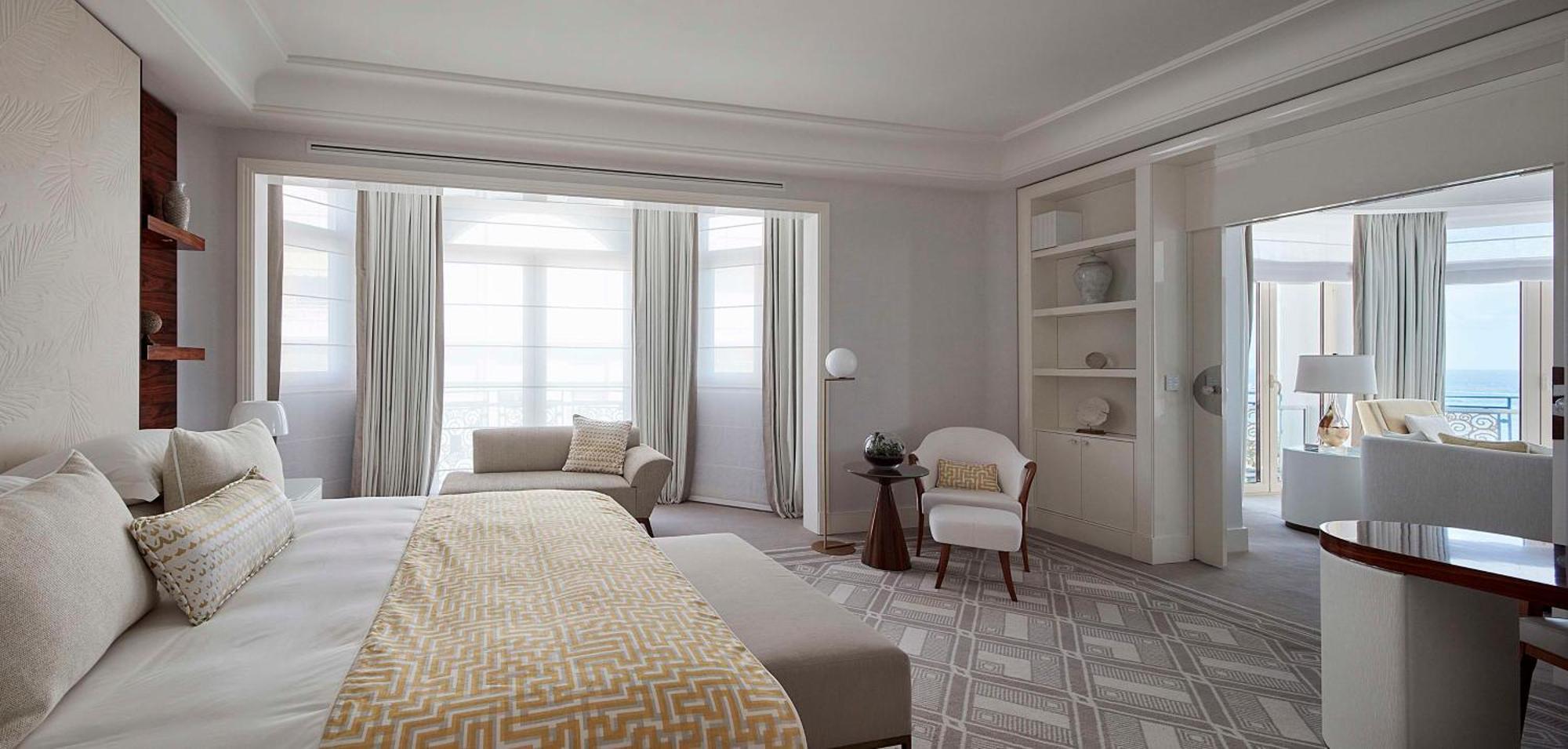 Hôtel Martinez, in The Unbound Collection by Hyatt Cannes Exterior foto A bedroom at the Mandarin Oriental, Paris
