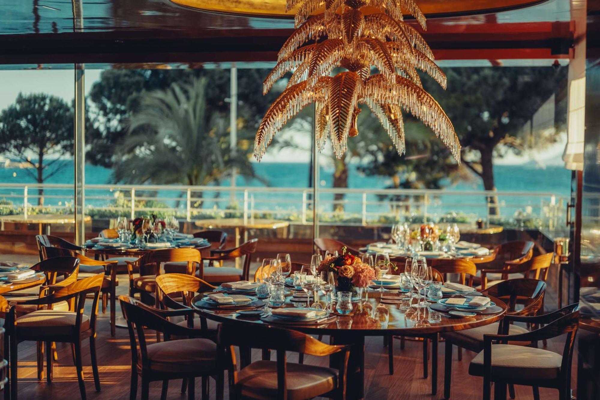 Hôtel Martinez, in The Unbound Collection by Hyatt Cannes Exterior foto The restaurant